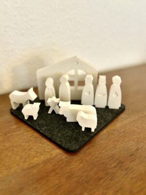 hochwertiges minimalistisch gestaltetes elfteiliges Weihnachtskrippen-Set "Modern Living" aus feinem Alabaster-Gips
